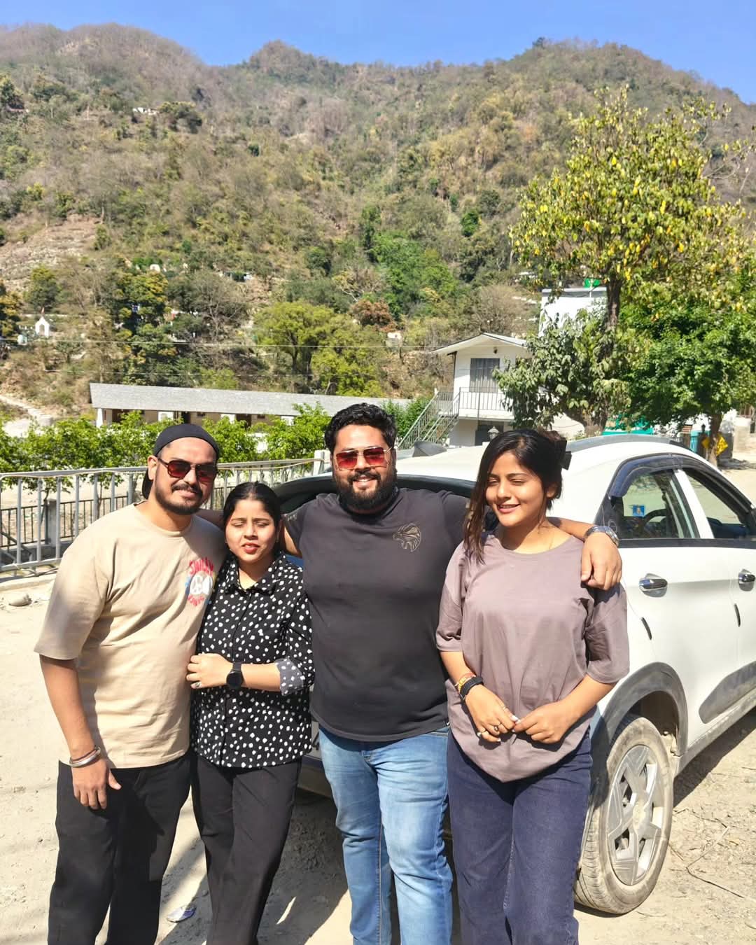 Travelers on a Char Dham group tour from Uttarakhand, photo 7
